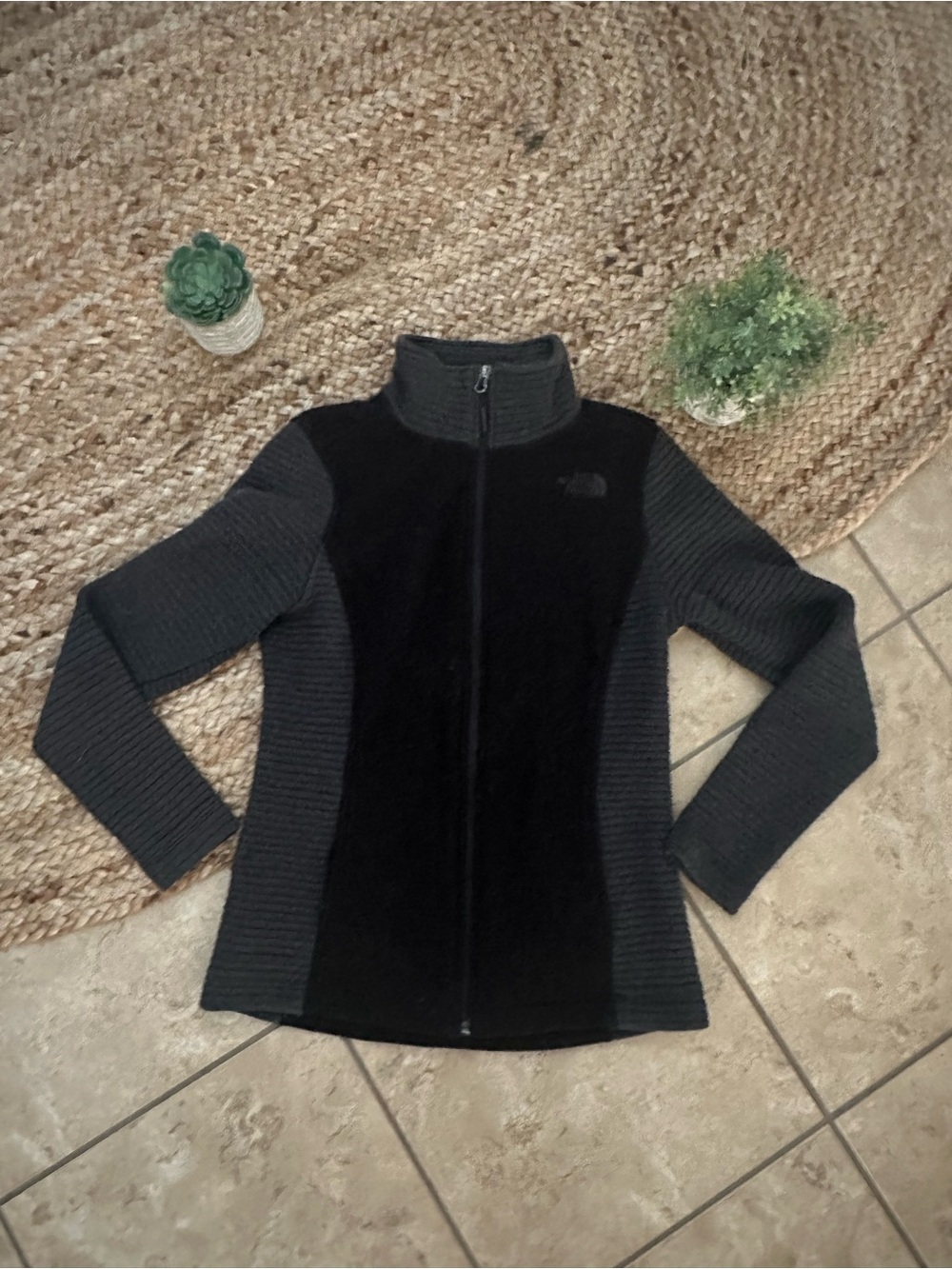 BLACK NORTH FACE JACKET